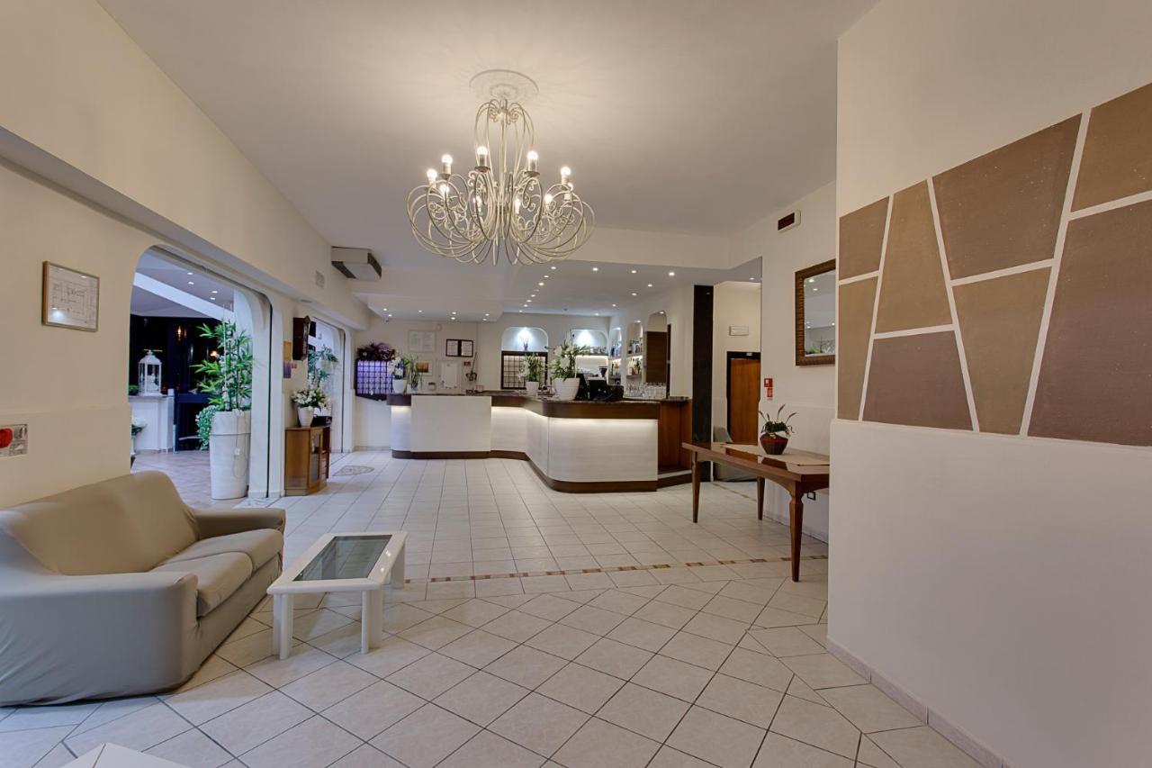 Hotel Anthos Cesenatico Exterior foto