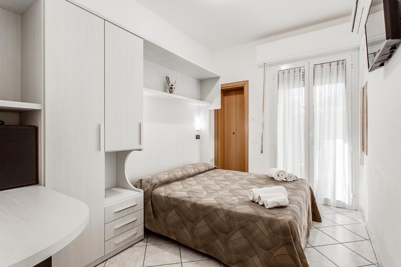 Hotel Anthos Cesenatico Exterior foto
